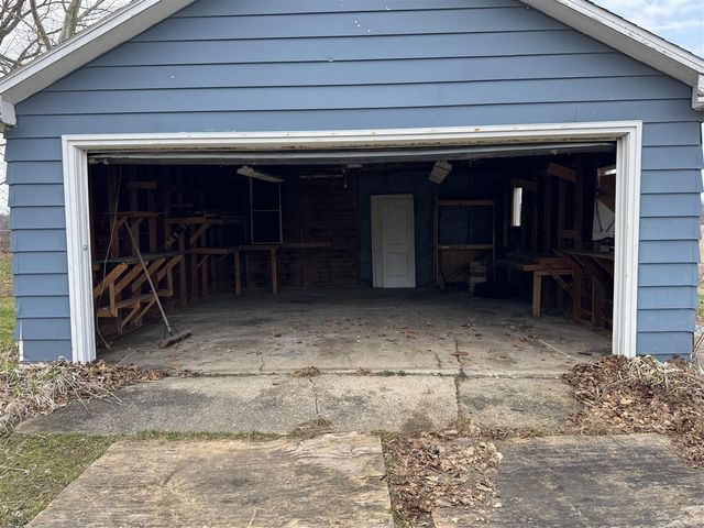 13512 S 42nd Street, Vicksburg, MI 49097