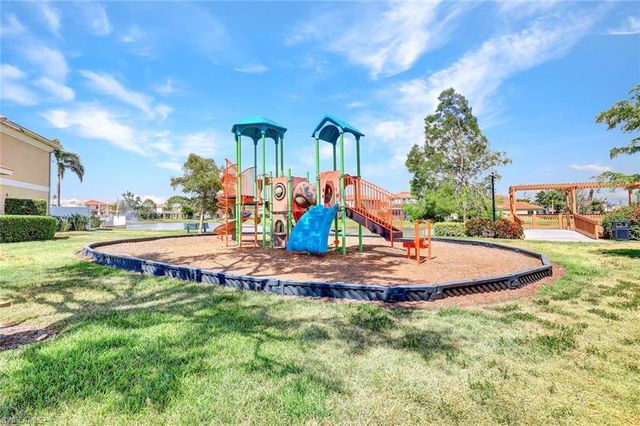 8910 Paseo De Valencia ST, Fort Myers, FL 33908