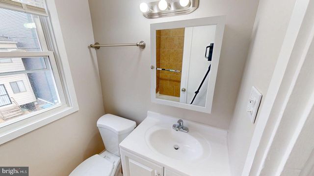 1211 18TH PL NE, Washington, DC 20002