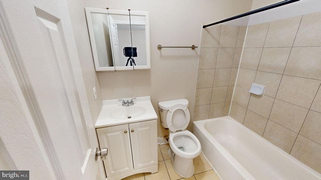 1211 18TH PL NE, Washington, DC 20002