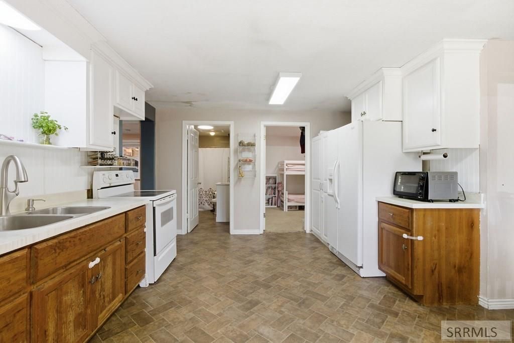 Image 15 of property listing at 7700 S 400 W, Rexburg, ID 83440