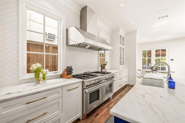 6614 Mercer Street, Houston, TX 77005