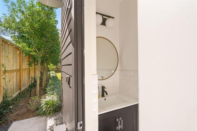 6614 Mercer Street, Houston, TX 77005