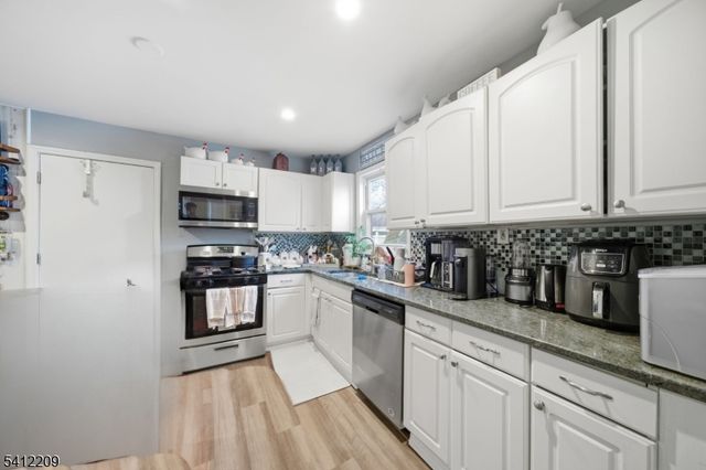 94 S 21St Ave, Manville Boro, NJ 08835