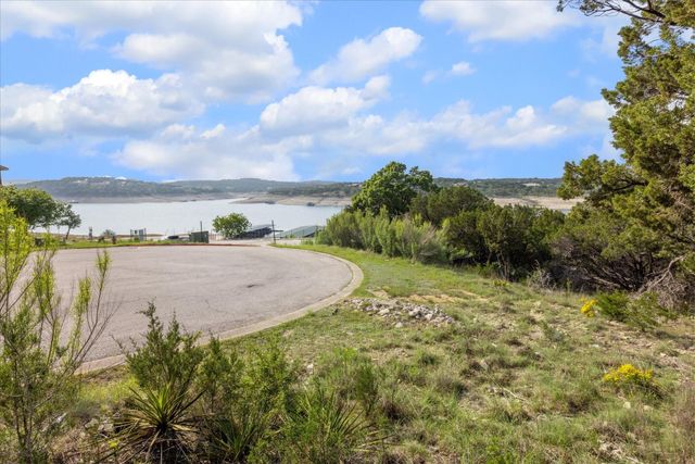 200 Westwater CT, Lago Vista, TX 78645