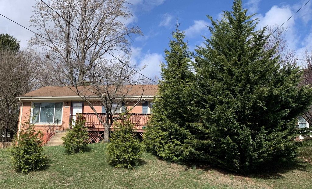 1200 SPAULDING ST, Staunton, VA 24401