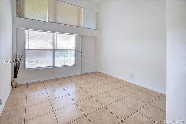4121 NW 26th St T14, Lauderhill, FL 33313