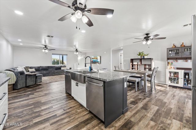 5146 N FLORES Lane, Casa Grande, AZ 85194
