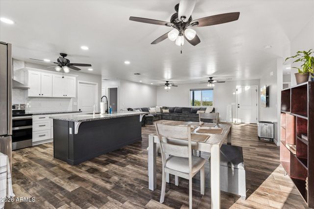 5146 N FLORES Lane, Casa Grande, AZ 85194