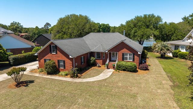 25 Plantation Drive, Manning, SC 29102