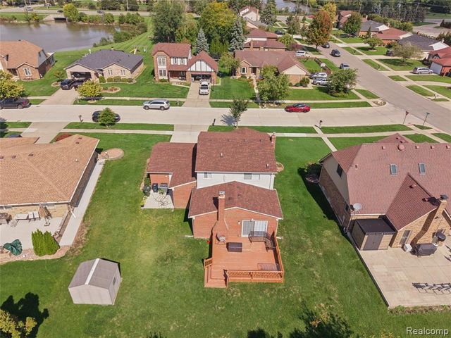 2870 Marlbank Drive, Sterling Heights, MI 48310