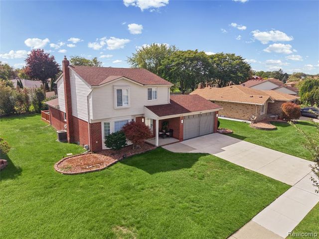 2870 Marlbank Drive, Sterling Heights, MI 48310