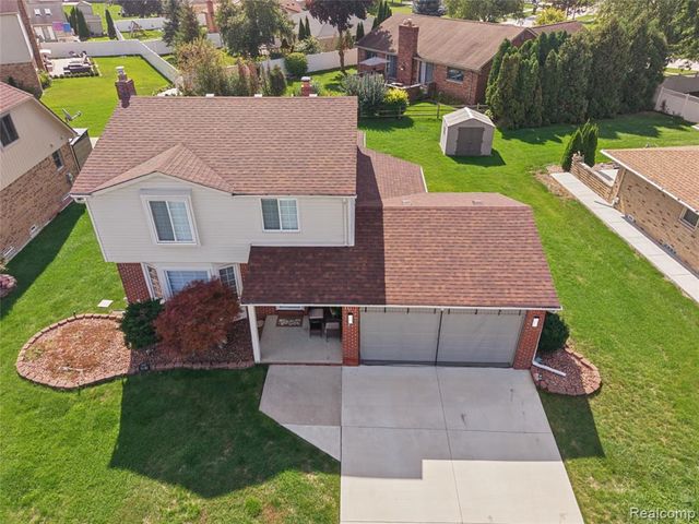 2870 Marlbank Drive, Sterling Heights, MI 48310