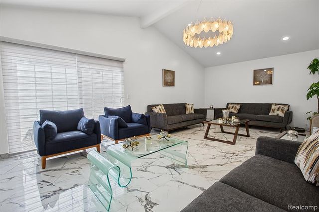 2870 Marlbank Drive, Sterling Heights, MI 48310