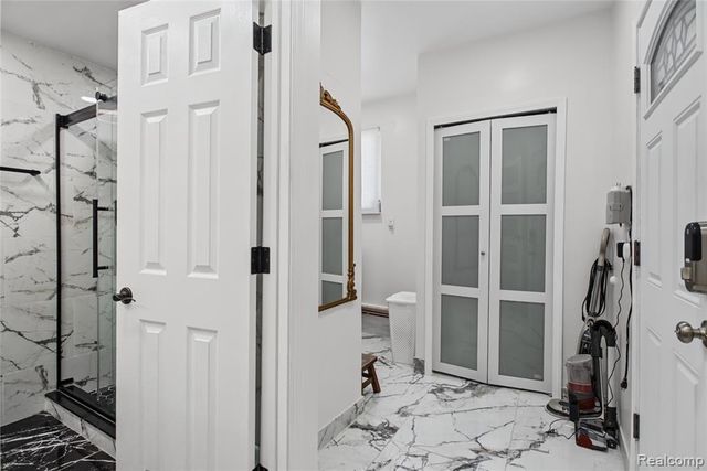 2870 Marlbank Drive, Sterling Heights, MI 48310