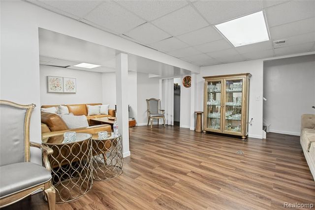 2870 Marlbank Drive, Sterling Heights, MI 48310