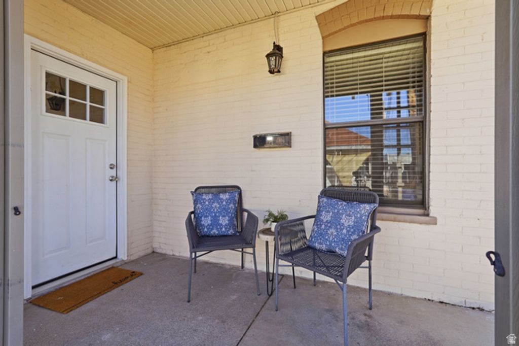 653 S EGLI CT, Salt Lake City, UT 84102 — photo 2