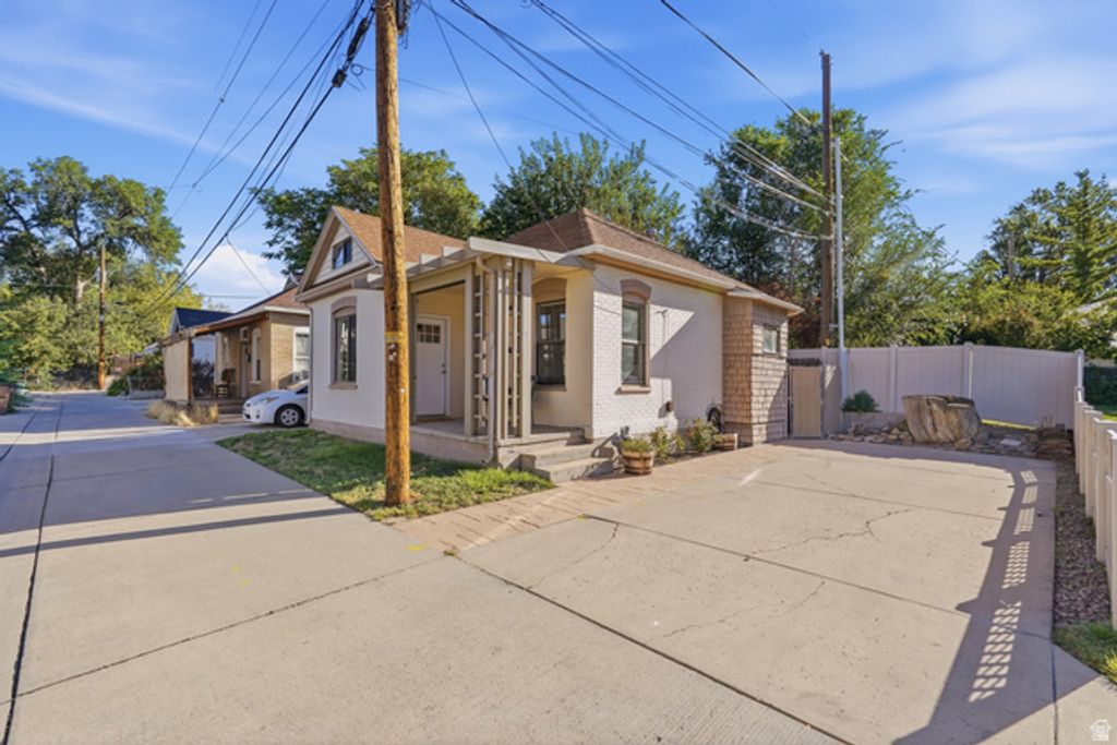 653 S EGLI CT, Salt Lake City, UT 84102 — photo 4