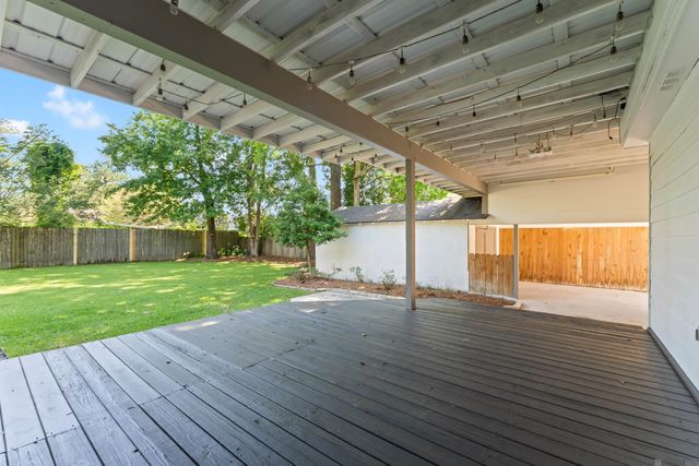 4759 Sweetbriar St, Baton Rouge, LA 70808