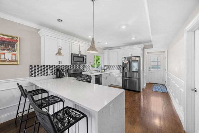 36-38 Fenwick 38, Somerville, MA 02145