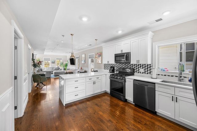 36-38 Fenwick 38, Somerville, MA 02145