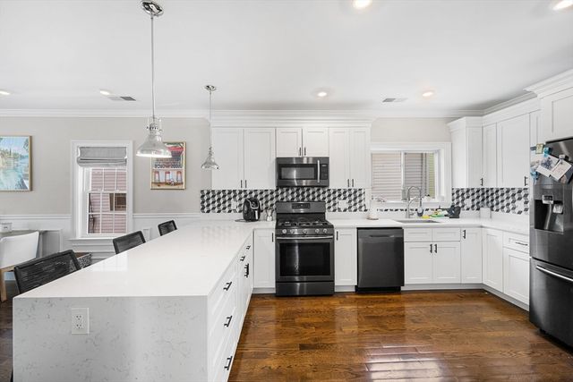 36-38 Fenwick 38, Somerville, MA 02145