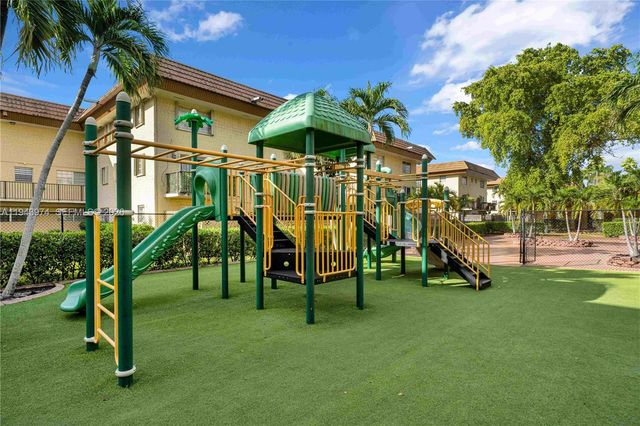 8600 SW 109th Ave 4-101, Miami, FL 33173