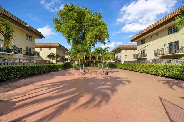 8600 SW 109th Ave 4-101, Miami, FL 33173