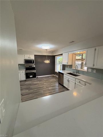 988 Kela CRES, Virginia Beach, VA 23451