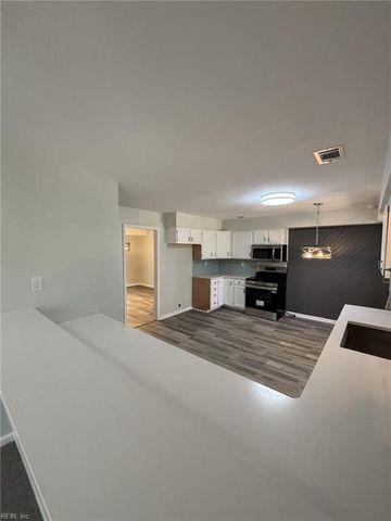 988 Kela CRES, Virginia Beach, VA 23451