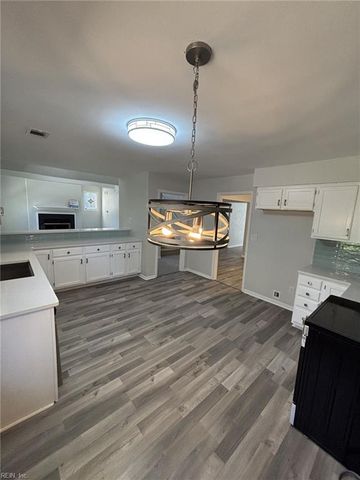 988 Kela CRES, Virginia Beach, VA 23451