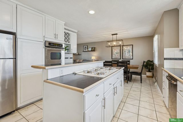 4905 S 95th Circle, Omaha, NE 68127