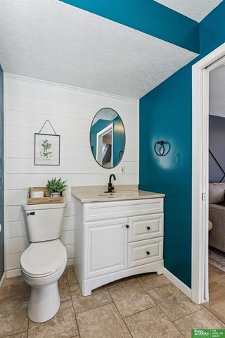 4905 S 95th Circle, Omaha, NE 68127