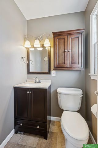 4905 S 95th Circle, Omaha, NE 68127