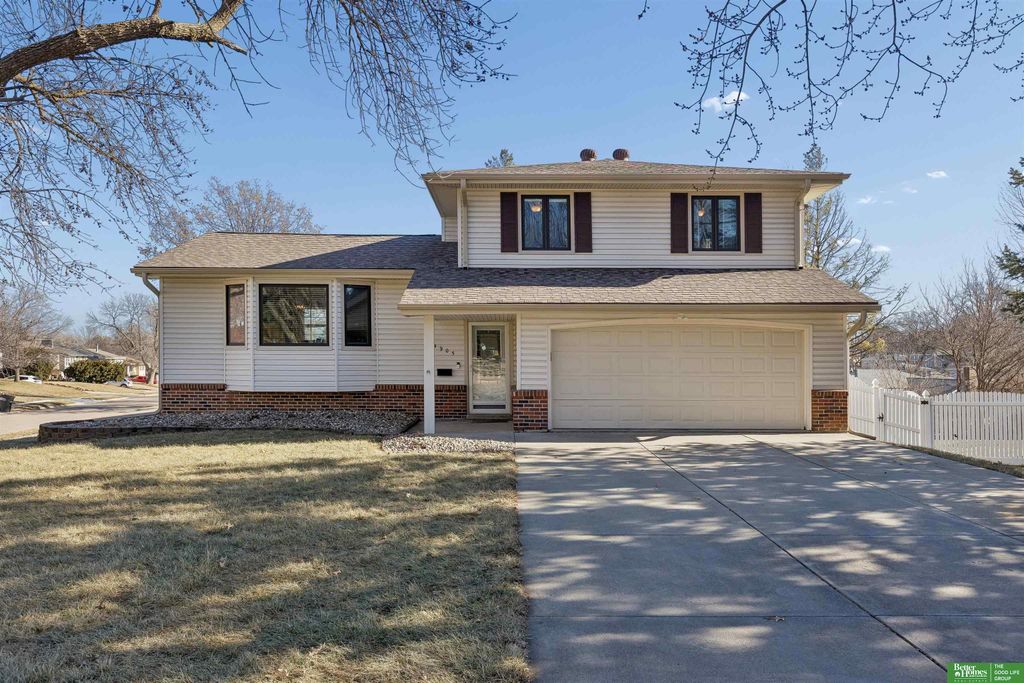 4905 S 95th Circle, Omaha, NE 68127