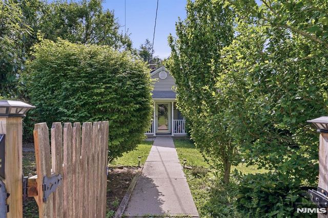 14 Birchwood Pass, West Milford, NJ 07480