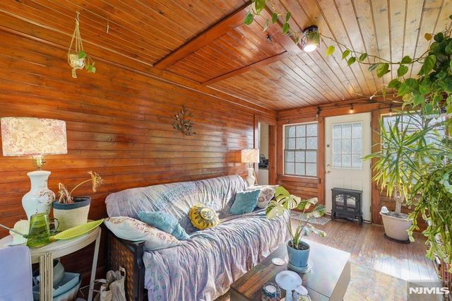 14 Birchwood Pass, West Milford, NJ 07480