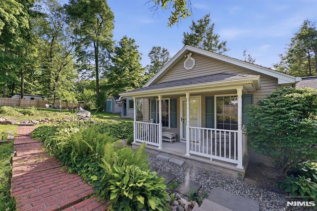 14 Birchwood Pass, West Milford, NJ 07480