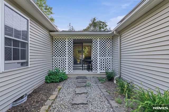 14 Birchwood Pass, West Milford, NJ 07480