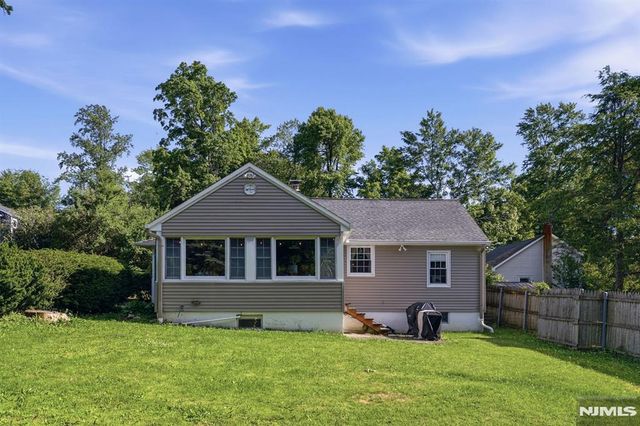 14 Birchwood Pass, West Milford, NJ 07480