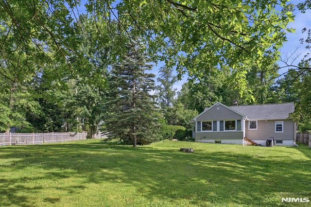 14 Birchwood Pass, West Milford, NJ 07480