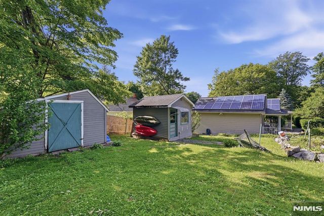 14 Birchwood Pass, West Milford, NJ 07480