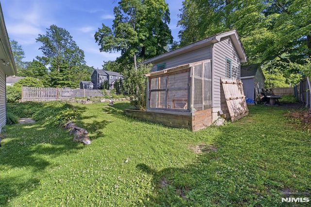 14 Birchwood Pass, West Milford, NJ 07480