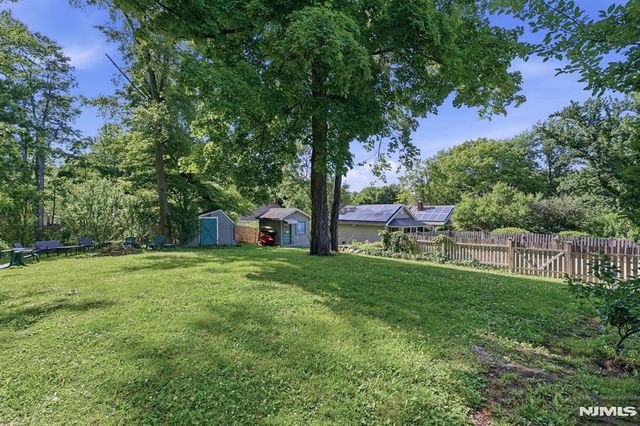 14 Birchwood Pass, West Milford, NJ 07480
