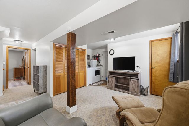 3326 S Elizabeth Ave, Wichita, KS 67217