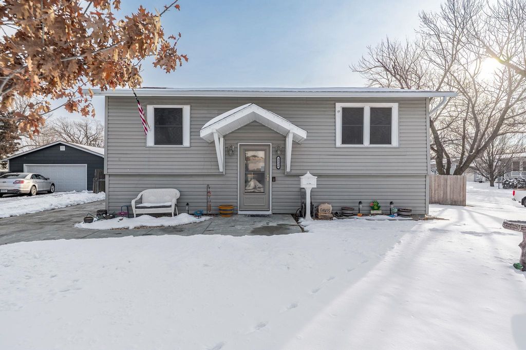 3326 S Elizabeth Ave, Wichita, KS 67217