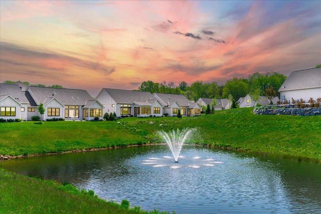 2484 Sydney Lane, Hudson, WI 54016