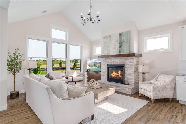 2484 Sydney Lane, Hudson, WI 54016