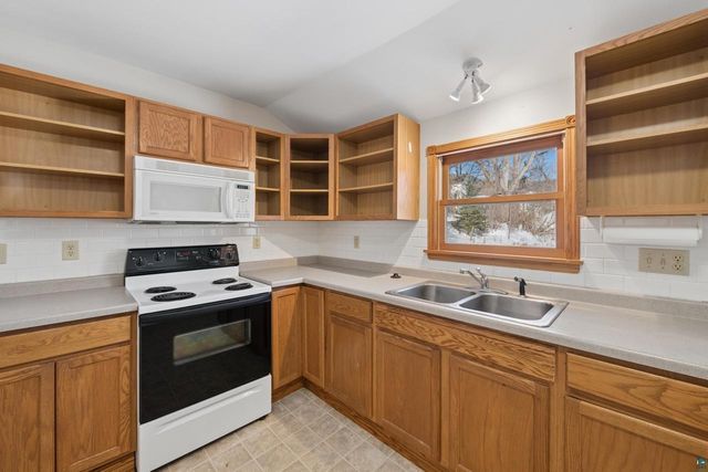 33 S 4th St, Bayfield, WI 54814