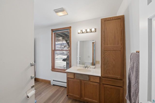 33 S 4th St, Bayfield, WI 54814